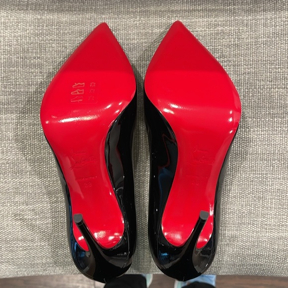 Beautiful hot chick 100 Christian Loubotin pumps - Picture 5 of 8